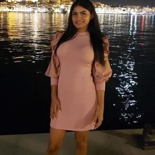 Karina — συνοδός στην πόλη Turku