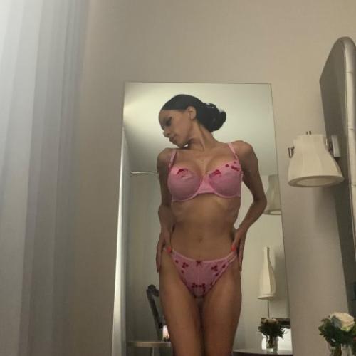 Niki — escort en Berlin