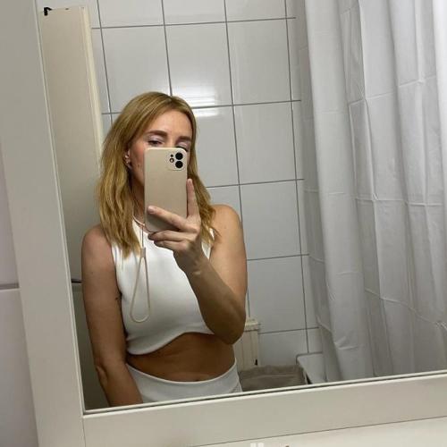 Emmy — escort à Düsseldorf, photo 4