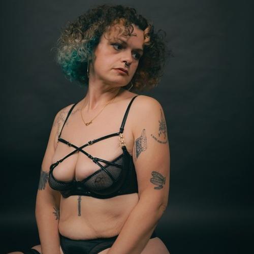 Nonkennedy — Escort in Detroit