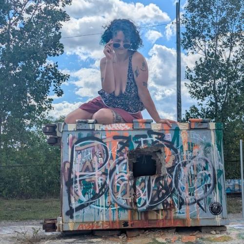 Nonkennedy — Escort in Detroit