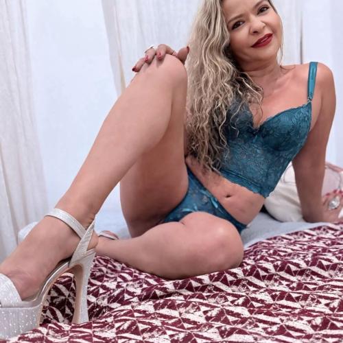 Nataly Ferreira — συνοδός στην πόλη Χιχόν