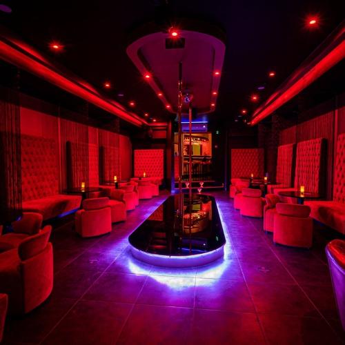 Diva Show Bar — еротичний заклад у місті Лісабон