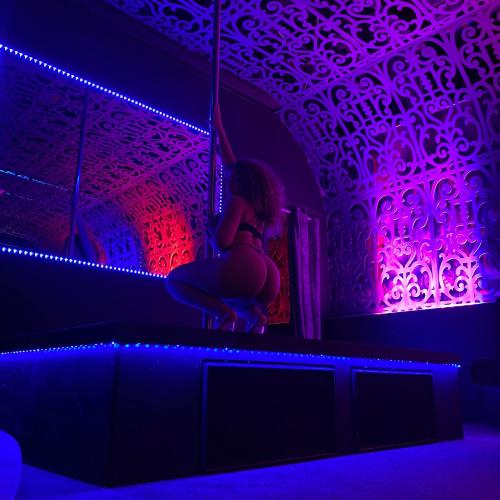 Noir Gentlemen's Club — erotic venue in Reading