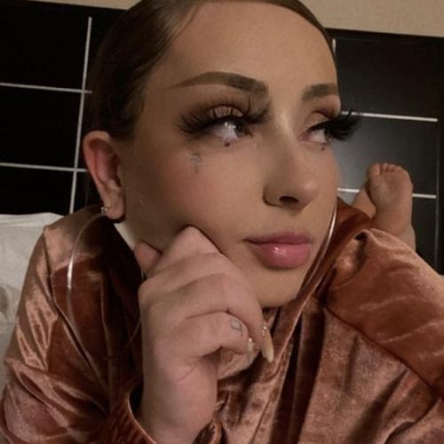Emma Snow — escort in Ontario