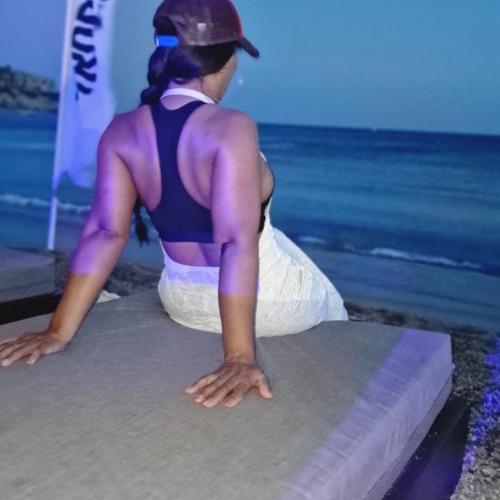 Solange — eskorta w Mykonos