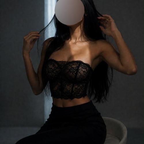 Lia Vittoria — eskort v meste Chicago