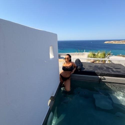 Nikki — Santorini şehrinde eskort