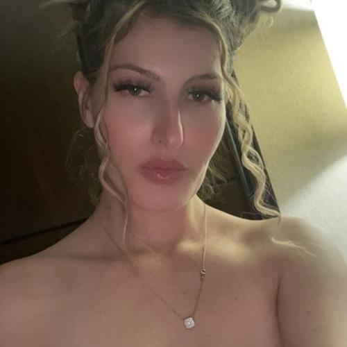 Parisray — escort en Inland Empire