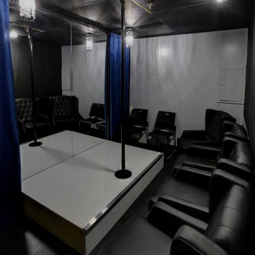 Bar Downtown — Erotik-Location in Montreal