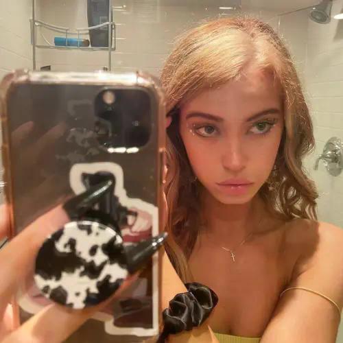 Zoey Chora