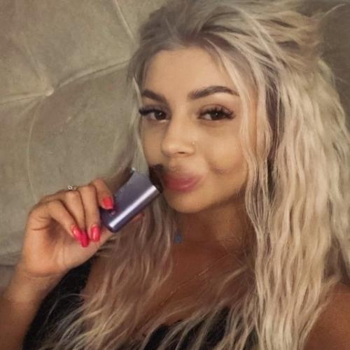 Kseniya — acompanhante em Baku