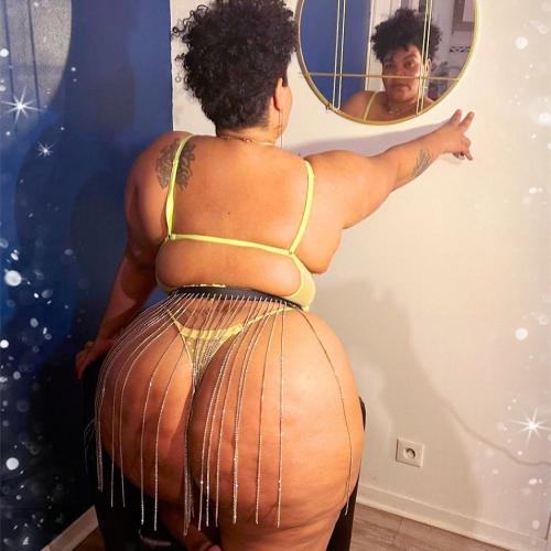 Adriana — escort in Parijs