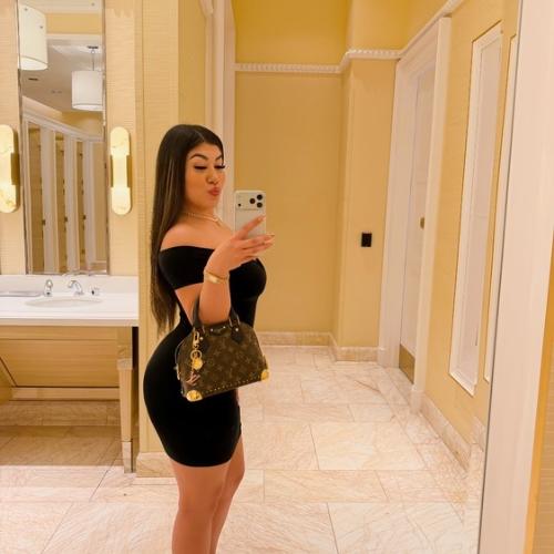 Kimbanksthebiggest — escort in Boston