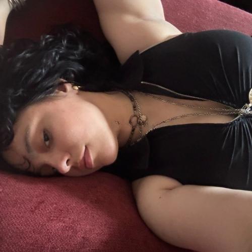 Anora — escortă în Rīga