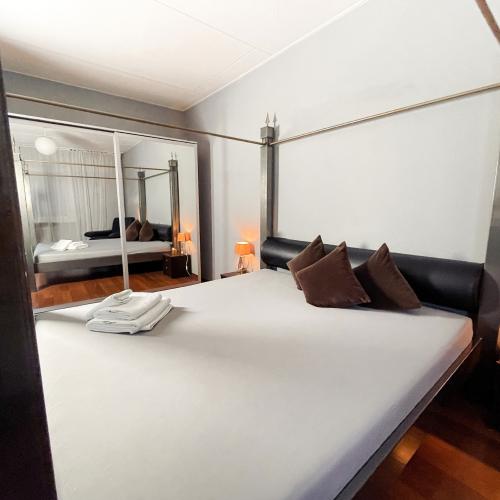 Domizil Deluxe — Erotik-Location in Saarbrücken, Foto 13