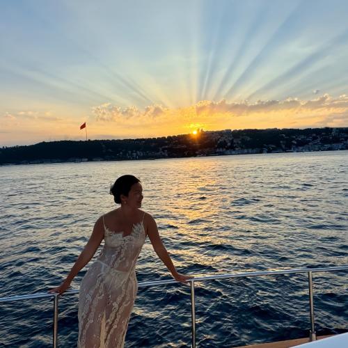 Luna River — escort in Geneva