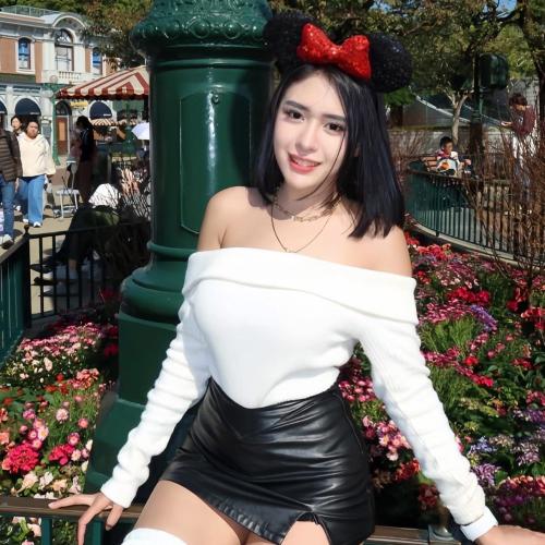 Zia — escort in Singapore