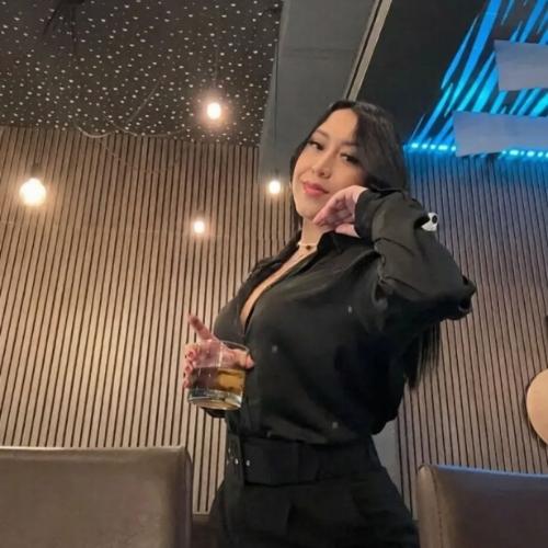 Danna — 암스테르담 에스코트