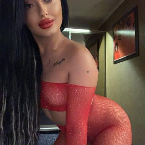 Selena — συνοδός στην πόλη Βουκουρέστι