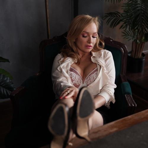 Yvette — escort à Stuttgart, photo 15
