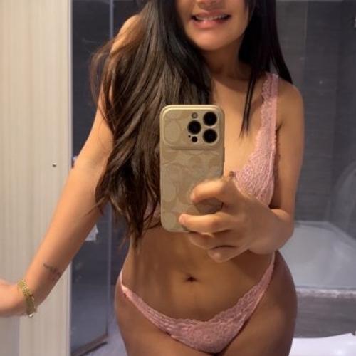 Zefania — Escort in Tokio
