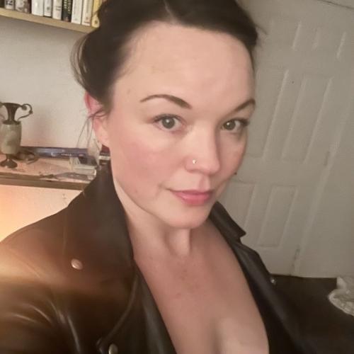 Julia Eve — 오스틴 에스코트