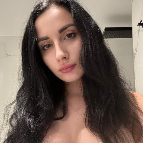 Eva — مرافقة في بوفاجسكا بيستريكا