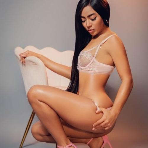 Ariana — escort à Francfort