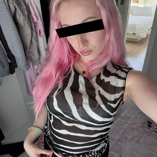 Cassie London — kísérő itt: Dallas