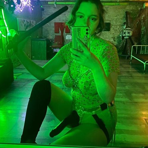 Madam Lira — escortă în Rīga