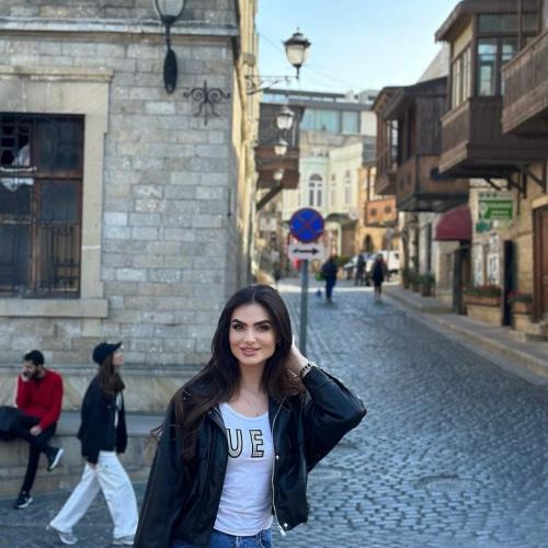 Asya — eskorta w Baku