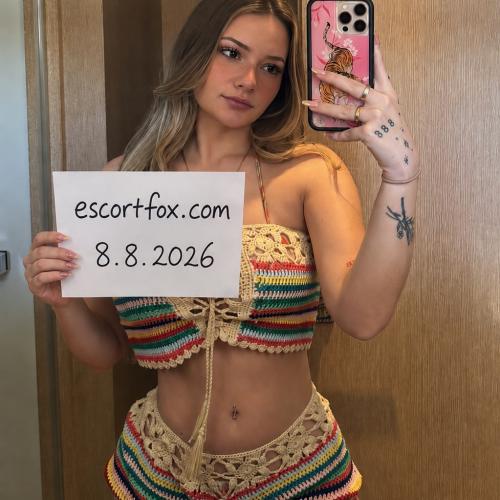 Alicia — escort in Paris