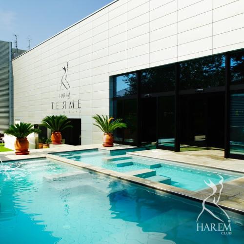 Harem Club Privè — erotický podnik v meste Cologno Monzese