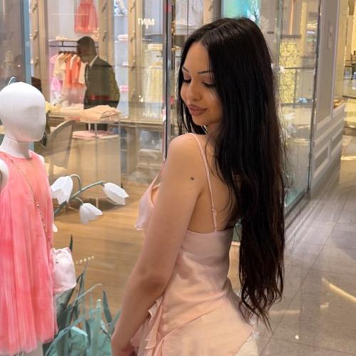 Isabella — 부쿠레슈티 에스코트