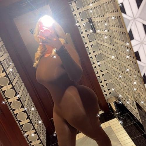 Toohottoohandle — مرافقة في سياتل