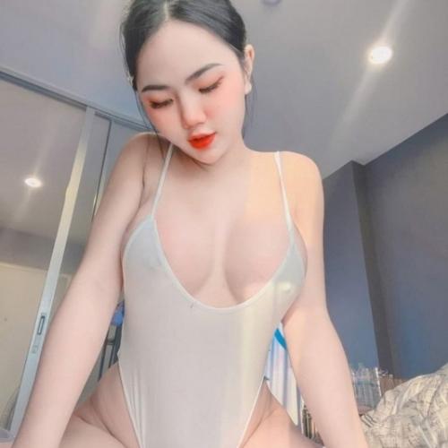 Nana — escort in Kuwait City
