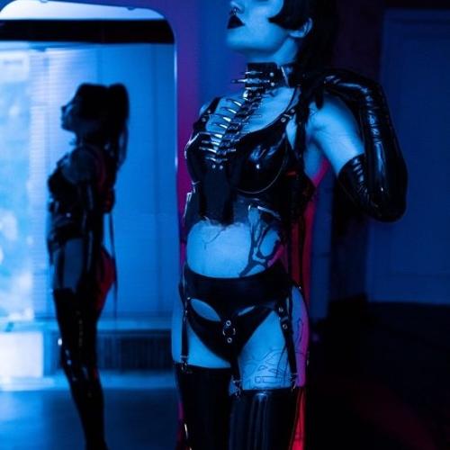 Domina Moir Div — escort in Berlin