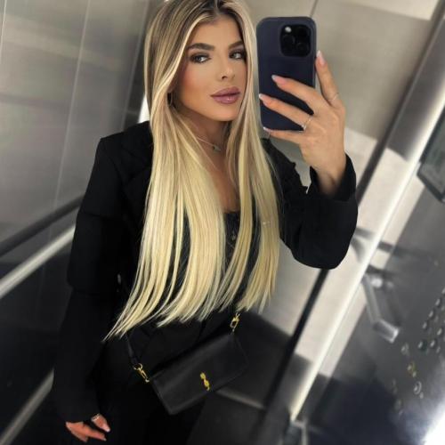 Yara Nobre — مرافقة في براغا