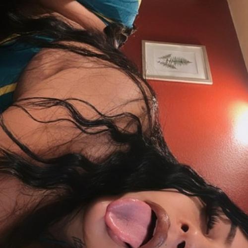 Kandiee — acompanhante em Inland Empire