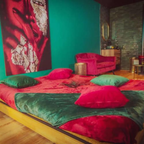 Tantra Usuaya — erotic venue in Madrid