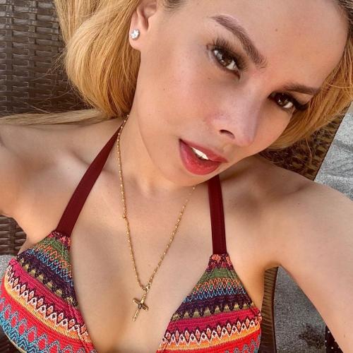 Julia — escort in Macau