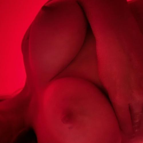 Kali Thompson — eskort v Reno