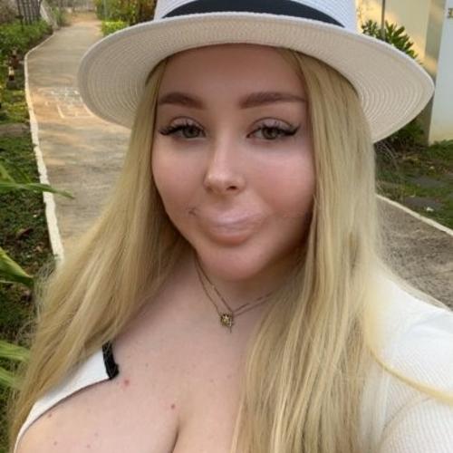 Sofia — مرافقة في شنغهاي