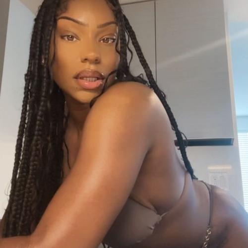 Lovely Naomi — eskort v Cleveland