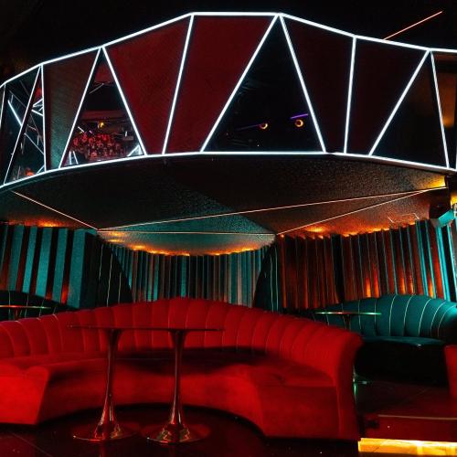 Alcatraz Show Club — еротичний заклад у місті Афіни