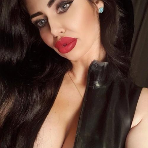 Mistress Antonella — συνοδός στην πόλη Βουκουρέστι