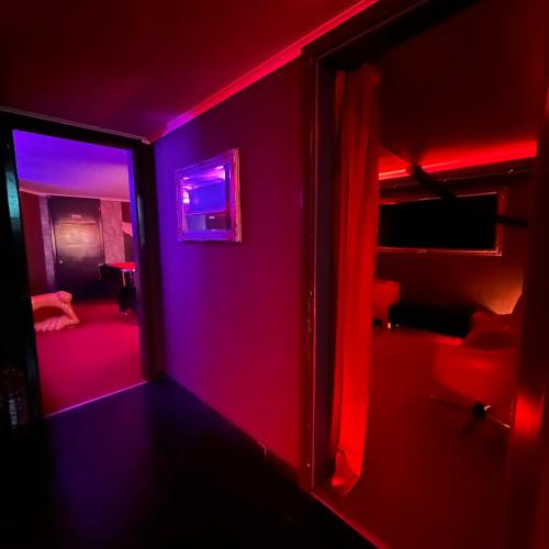 Showgirls Budapest Vip Lounge & Bar — erotic venue in Budapest