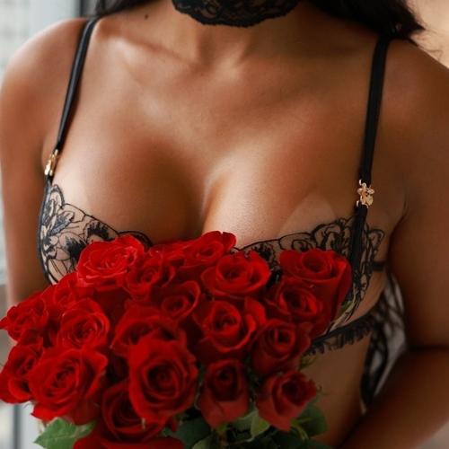Naomi Vamp — escortă în Columbus