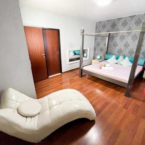 Domizil Deluxe — Erotik-Location in Saarbrücken